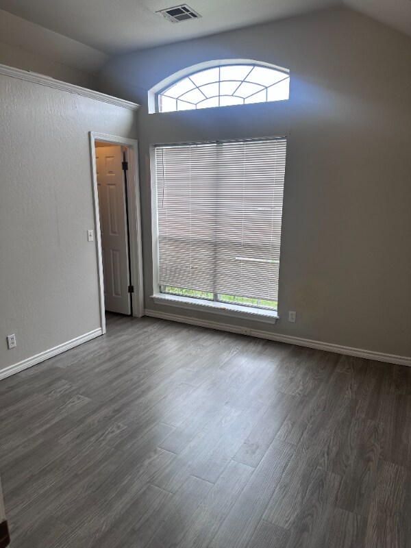 Building Photo - 412 McDonald Dr