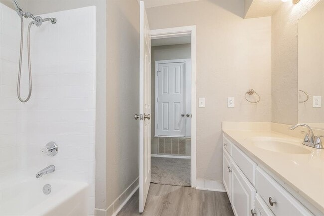 Building Photo - 7709 Doris Dr