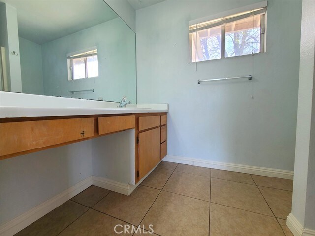 Building Photo - 13195 13195