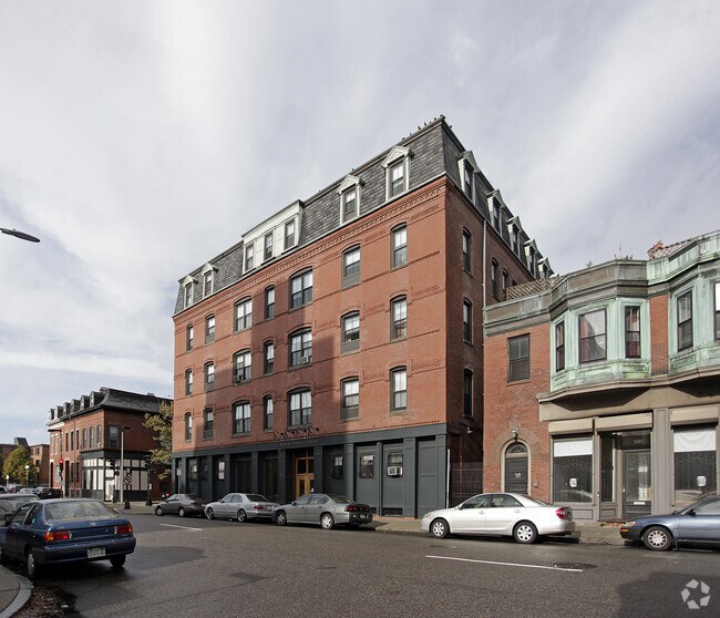 Building Photo - Robert Fortes House