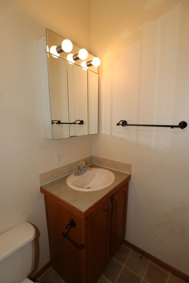Building Photo - Spacious Home for rent!