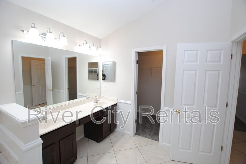 Building Photo - 116 Prince Phillip Dr