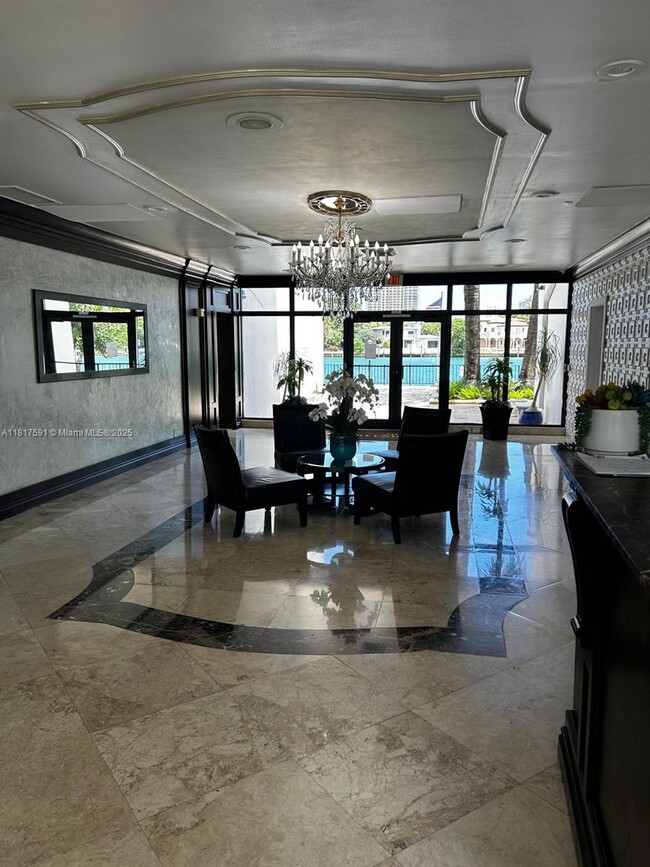 Building Photo - 10101 E Bay Harbor Dr