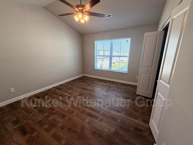 Building Photo - 8401-E ALLIED WAY