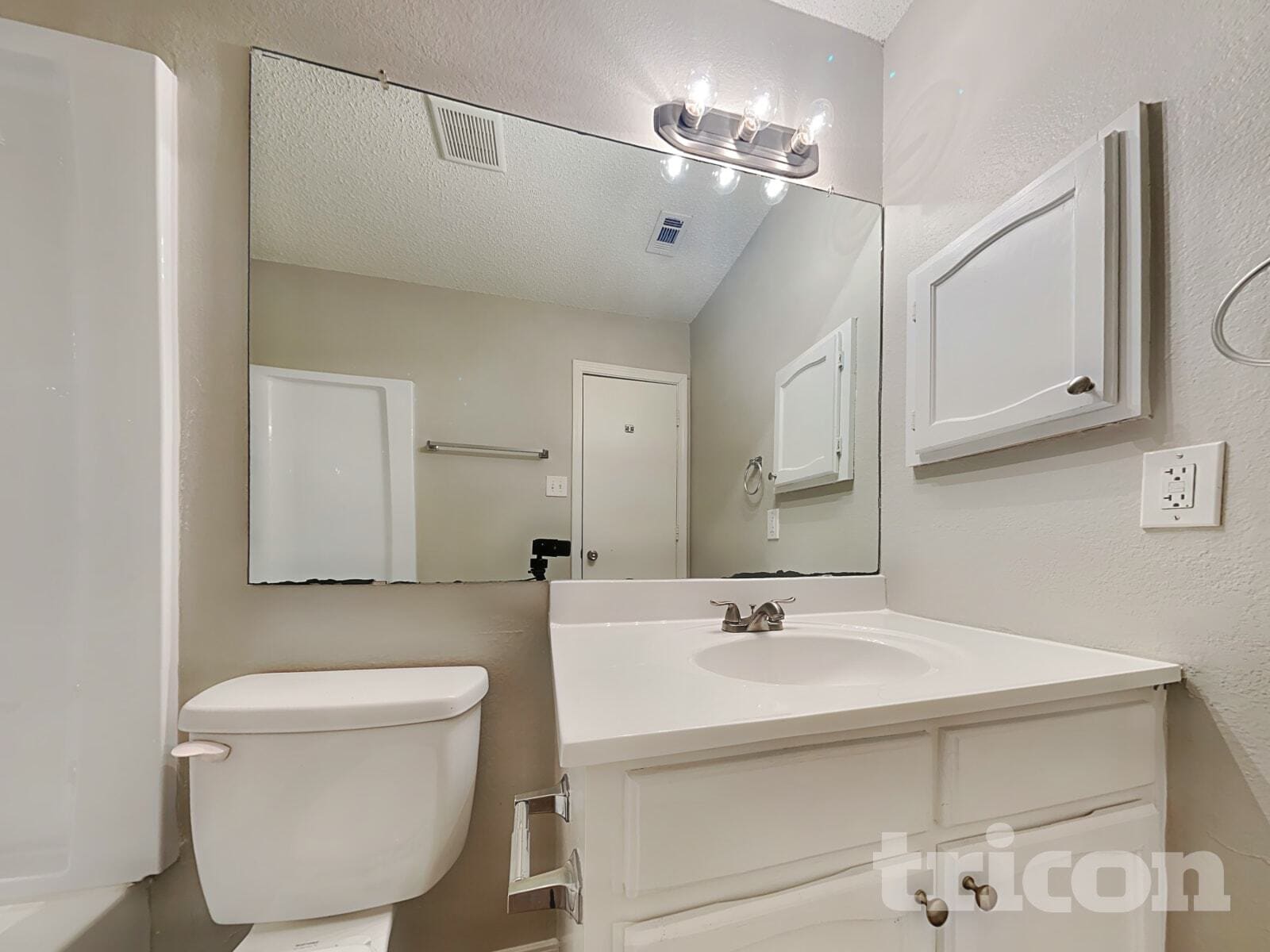 Building Photo - 5620 Oregon Trail Ct