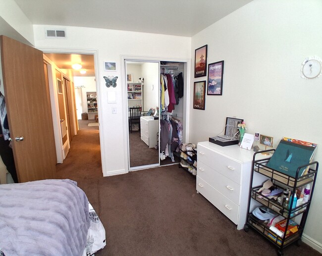 Building Photo - 62 W 700 N