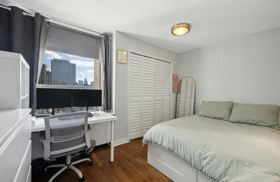 third bed - 1360 N Sandburg Ter