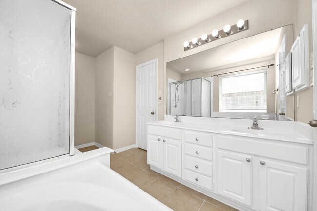 Building Photo - 7730 Trail Hollow