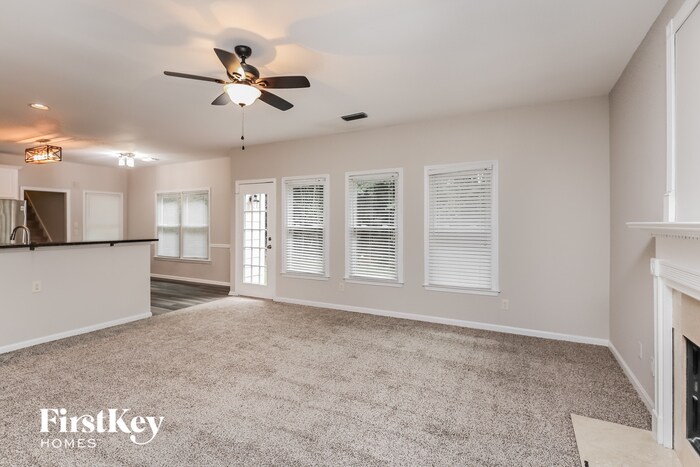 Building Photo - 3215 Maple Terrace Dr
