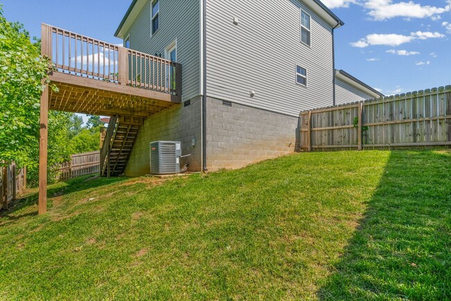 Building Photo - Beautiful 3 Bedroom 2 Full Bath Home For Rent!