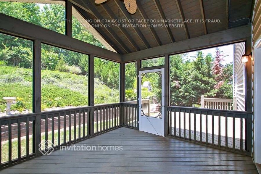 Building Photo - 15621 Aberfeld Rd