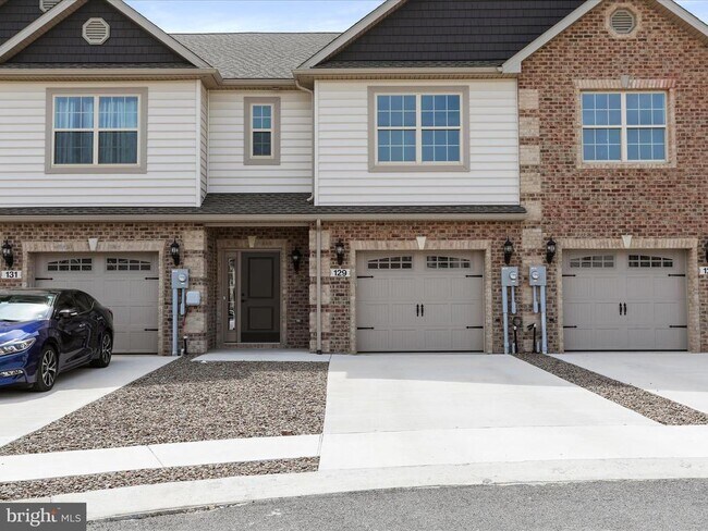 Building Photo - 129 Delano Dr