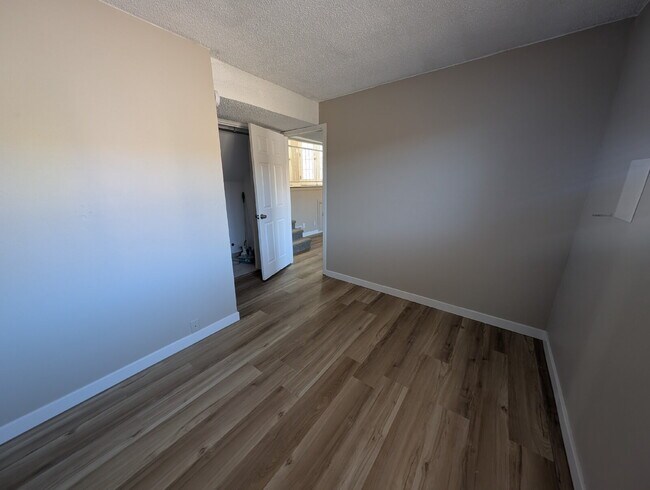 Building Photo - Charming 3-Bed, 2-Bath Home for Rent in Aurora – Backs to Open Space!