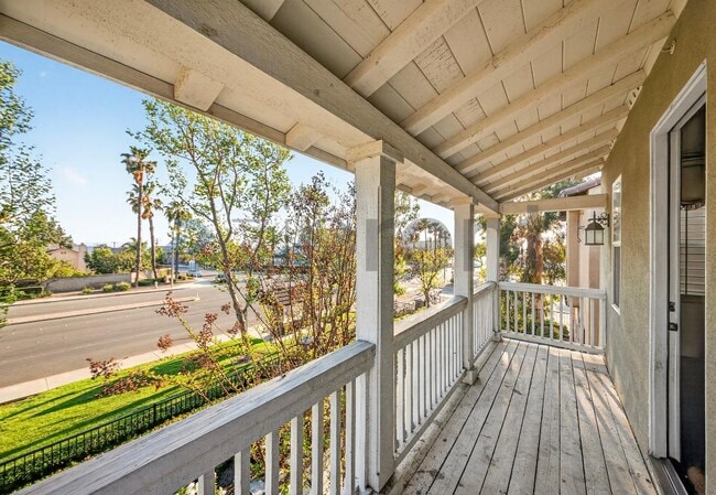 Building Photo - 4183 Vía Napoli