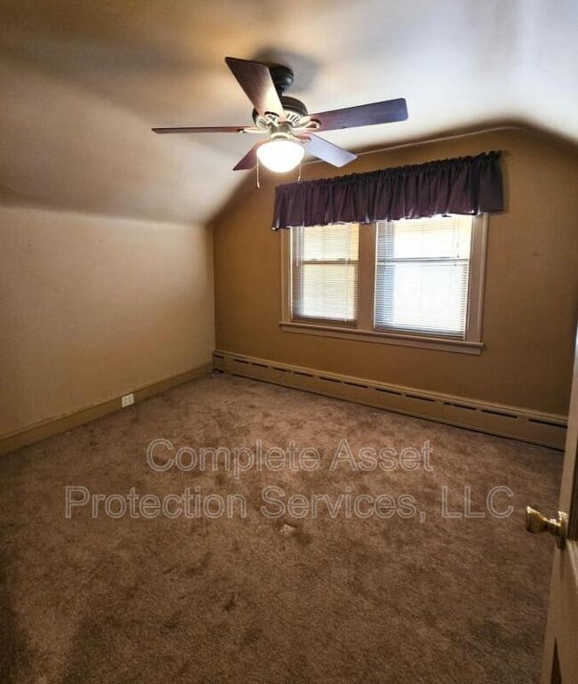 Building Photo - 1726 Davis Ave