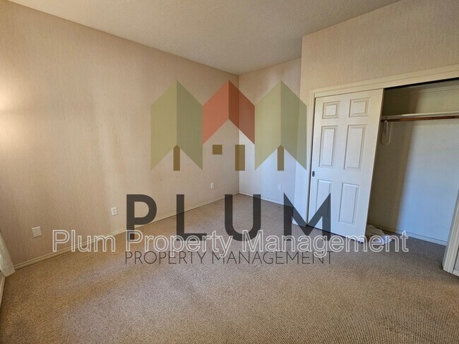 Building Photo - 5104 Village View Way