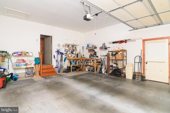 Building Photo - 23615 Quail Hollow Cir
