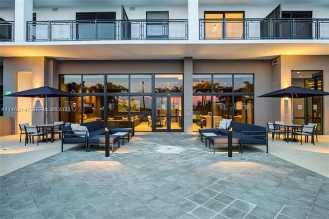 Building Photo - 3170 SW 22nd St