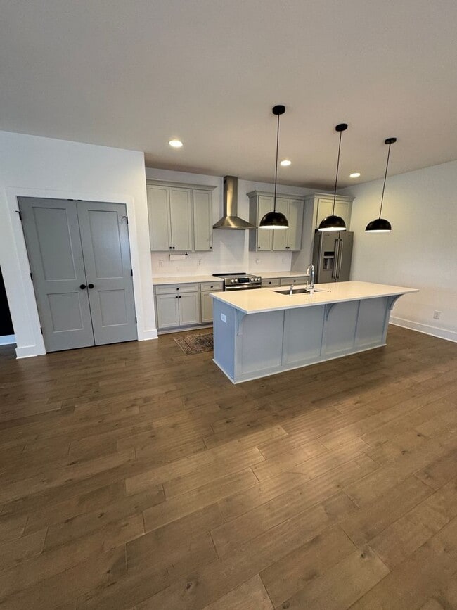 Building Photo - 3 bed. 2.5 bath in East Nashville ready fo...