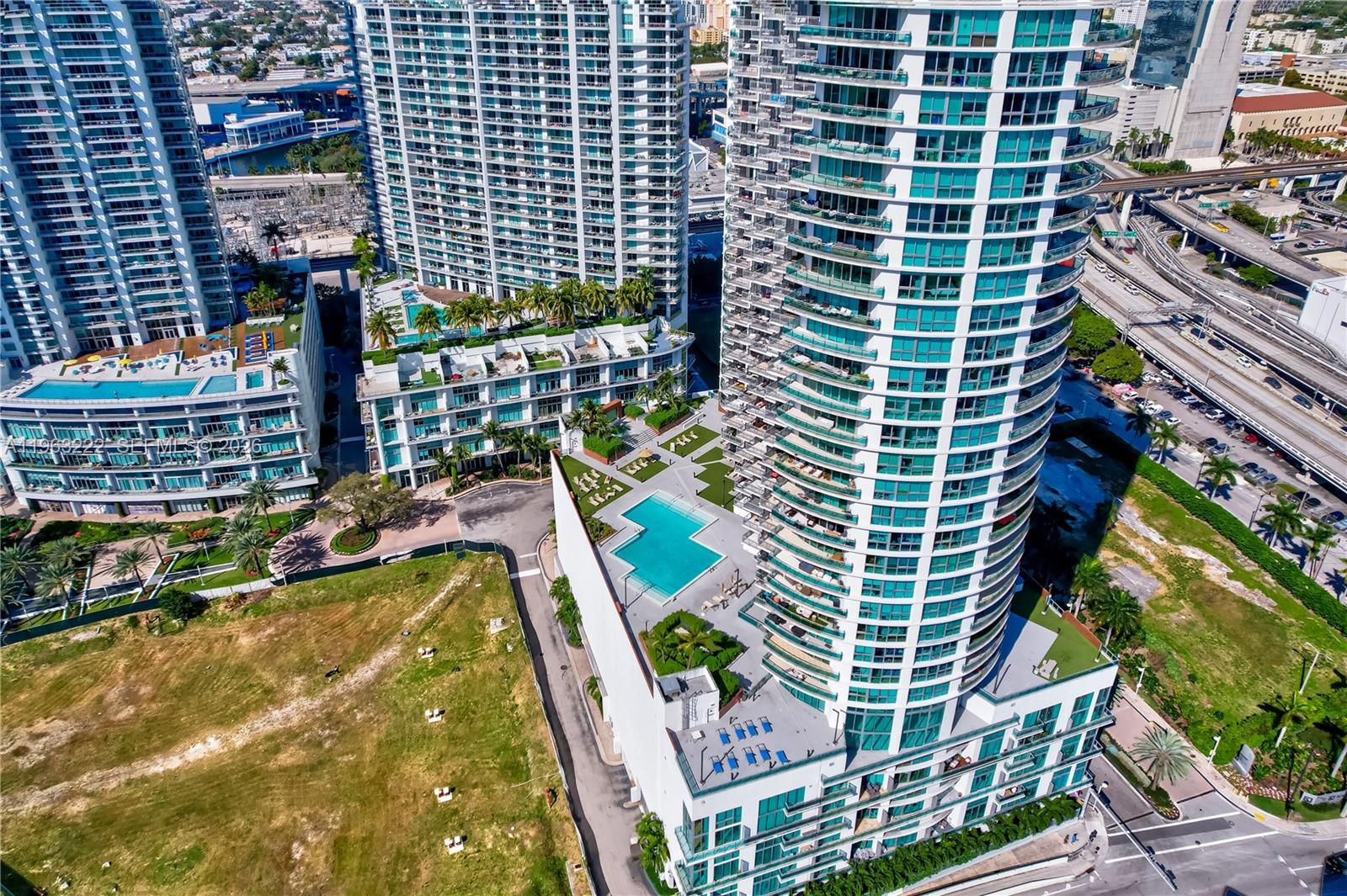 Building Photo - 350 S Miami Ave