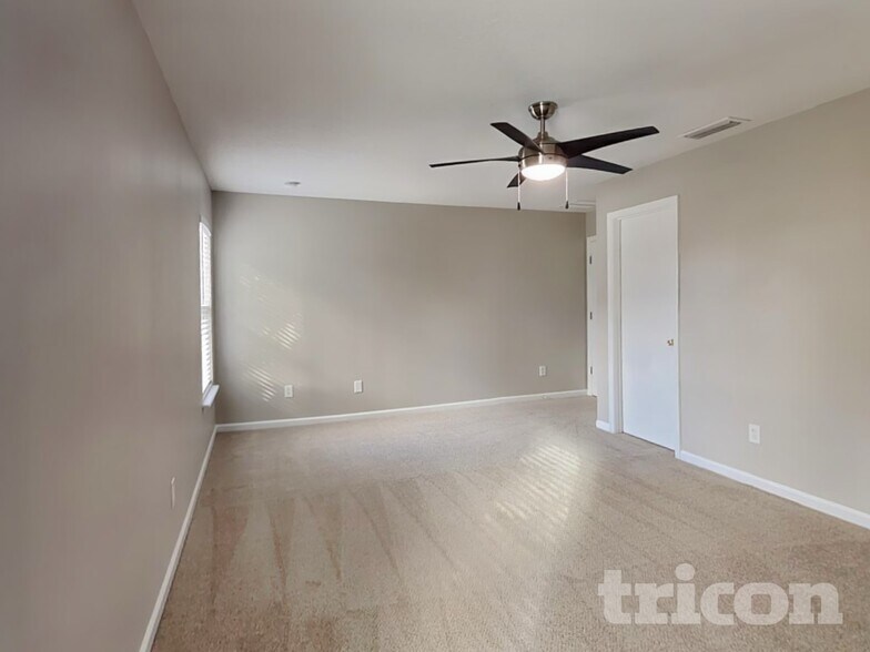 Building Photo - 127 Straw Pond Way