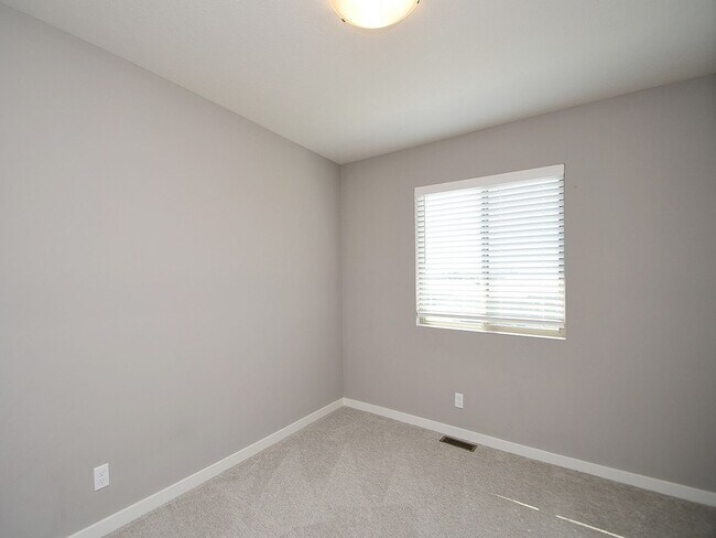 Building Photo - Charming 3-Bedroom Home in Quiet Omaha Nei...