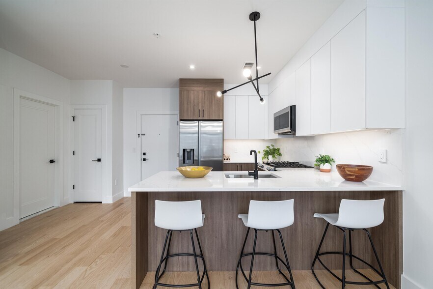 Building Photo - 10 Brinkerhoff St