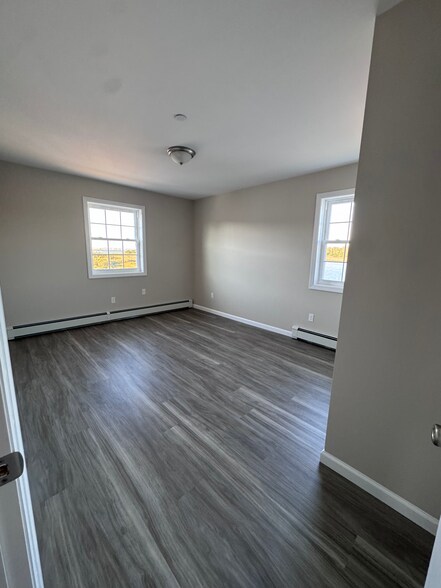 Building Photo - 6204 Hillmeyer Rd