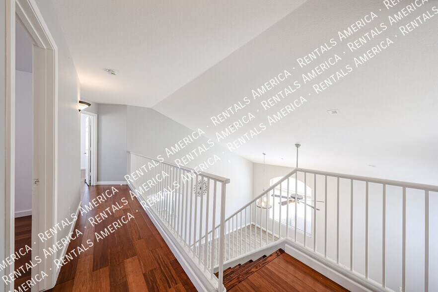 Building Photo - 6784 W Louise Dr