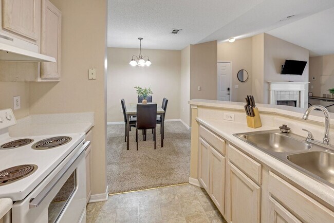 Building Photo - 3065 Shannon Oxmoor Rd
