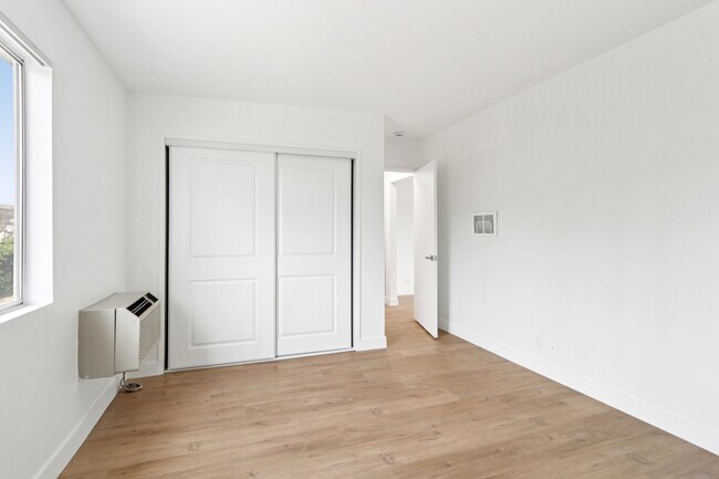 Floorplan - 15444-15454 Chatsworth St.