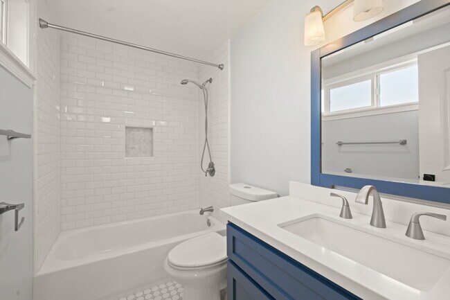 Building Photo - 15473 Lemay St