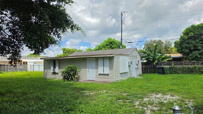 Building Photo - 1629 NW 125th St
