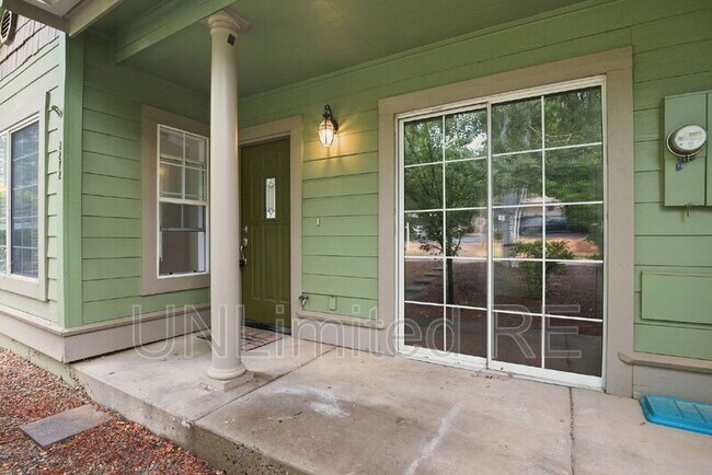 Building Photo - 3272 S Litzler Dr