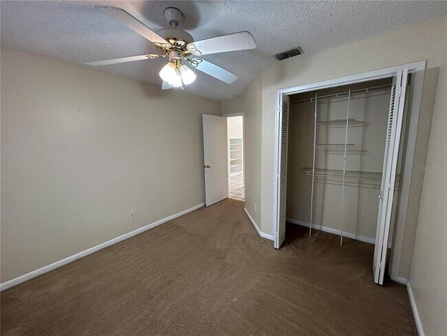 Building Photo - 1431 Tiverton Dr