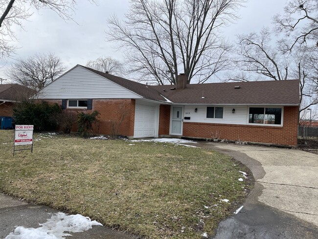 Primary Photo - Fantastic 4 Bedroom/Two Bath Home In Huber...