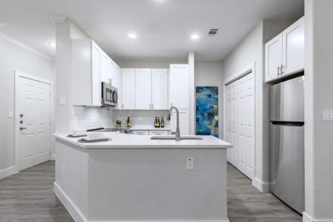 Building Photo - 1 bedroom in Austin TX 78748