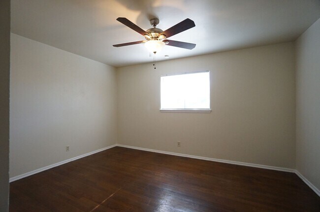 Building Photo - 11615 Sandman Dr