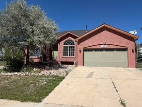 Building Photo - 1112 Meadow Oaks Dr