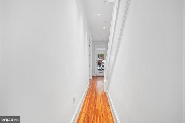 Building Photo - 1411 King St