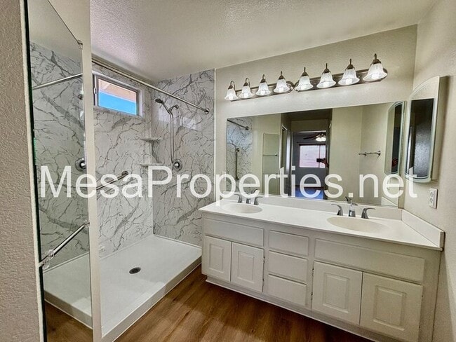 Building Photo - 16260 Windcrest Dr