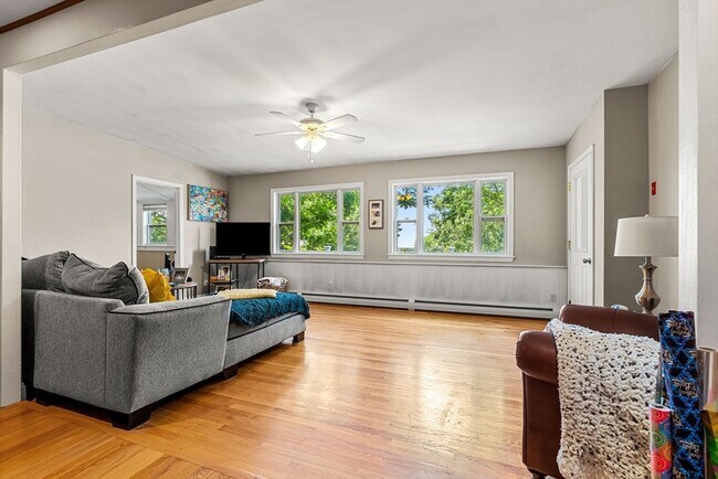 Building Photo - 22 Witham St