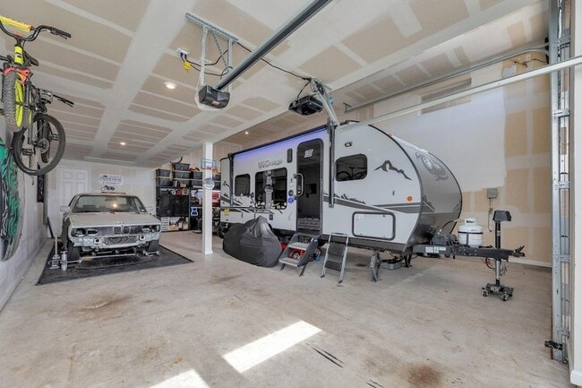 Building Photo - 20704 John Gill Dr