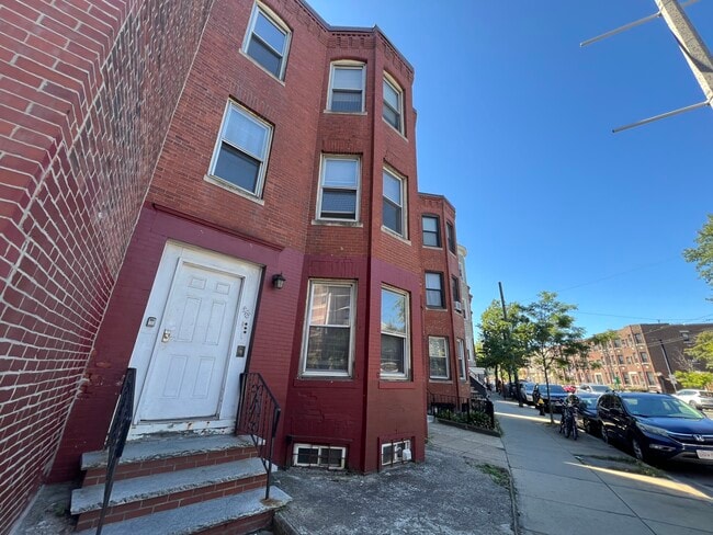 Building Photo - 848 Huntington Ave