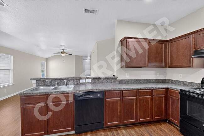 Building Photo - 2848 St Bernard Dr