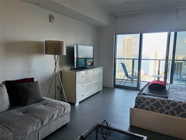 Building Photo - 1600 NE 1st Ave