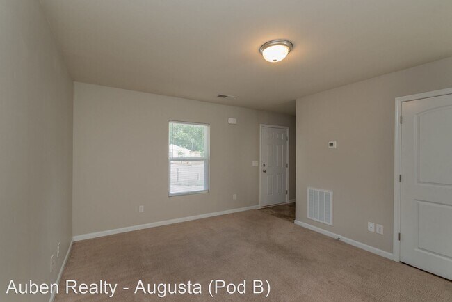 Building Photo - 3 br, 1.5 bath House - 4010 Rambling Way