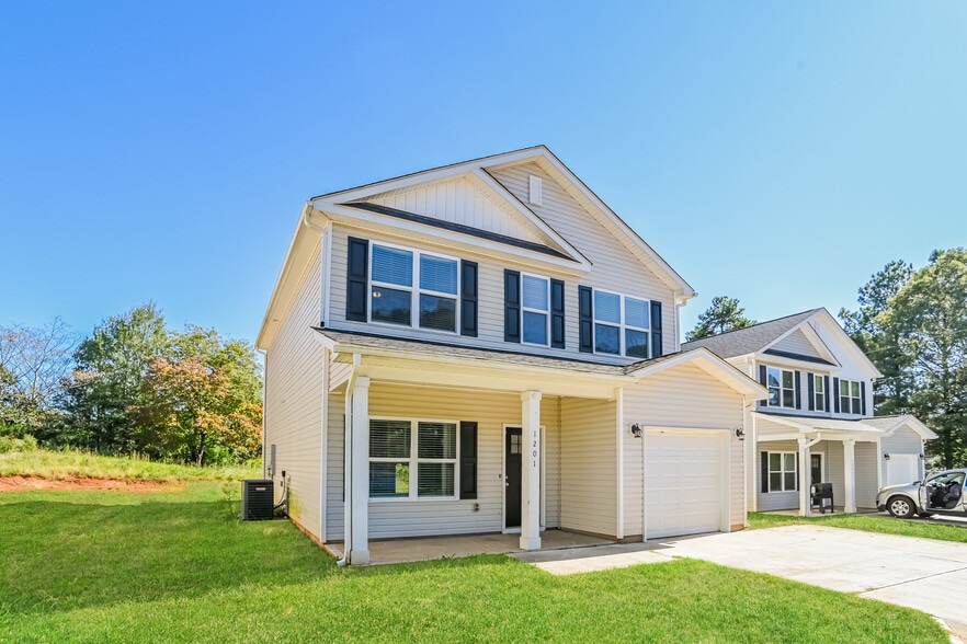 Building Photo - 1201 Rhyne Rd