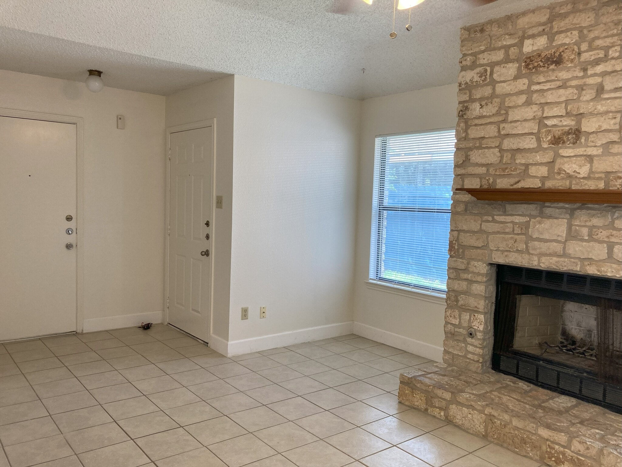 Building Photo - 7806-B Chimayo Cv.,