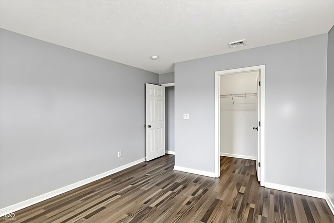 Building Photo - 2161 Silver Rose Dr